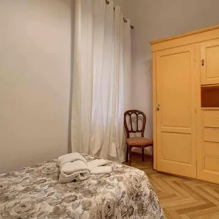 Piazza Mentana Apartment *